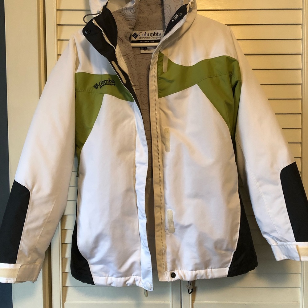 Columbia women’s ski jacket 2 in 1 size small.